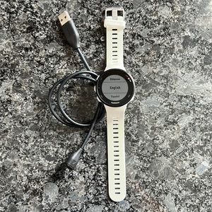 Garmin Forerunner 45s. White. 39mm.